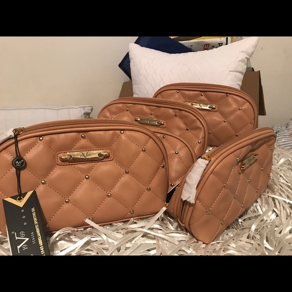 Versace19 V 69 Italia Abbigliamento Sportivo SRL - Picture 3 of 8